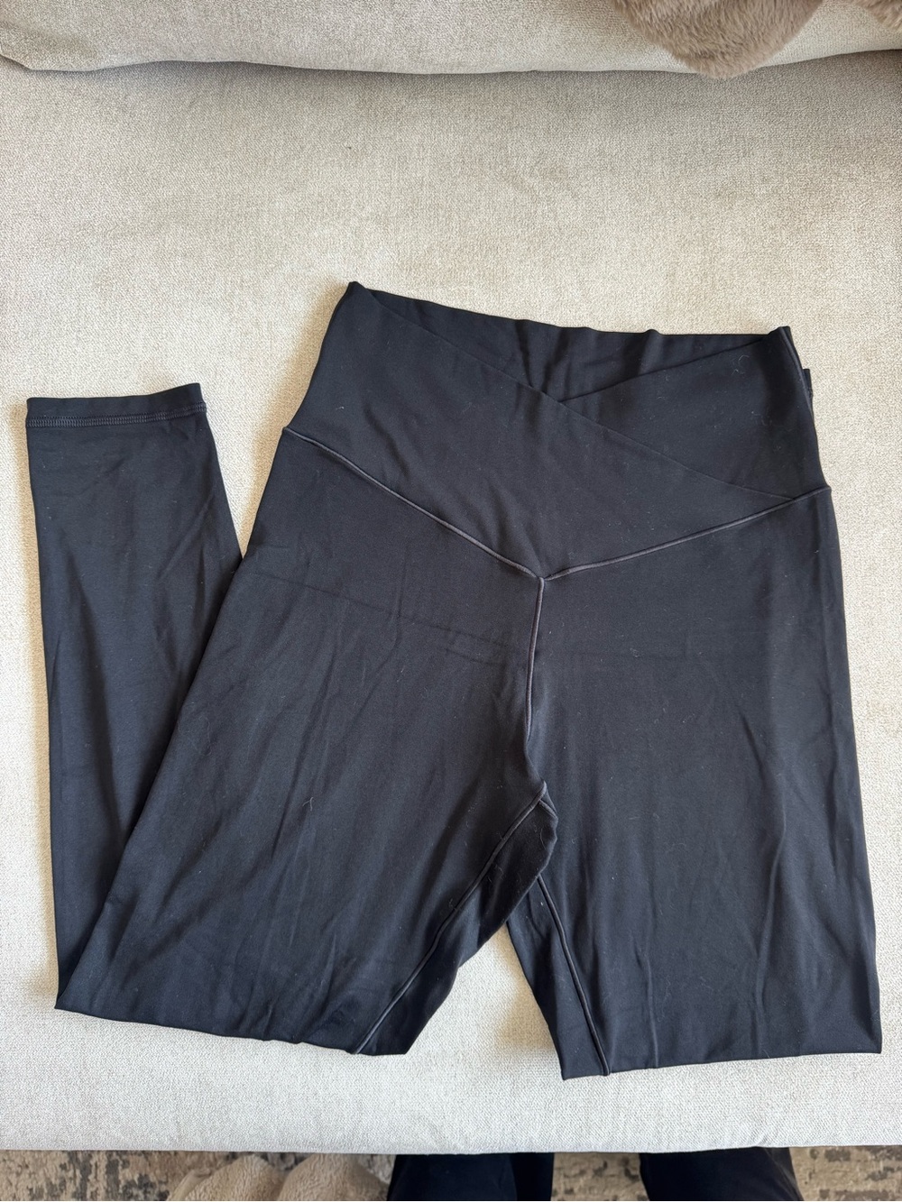 Black High-Waist V-Front Workout Leggings